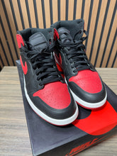Load image into Gallery viewer, Nike Air Jordan 1 Mid Banned Bred Sz 12
