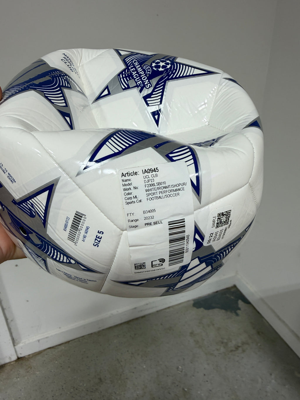 adidas 2023-24 UEFA Champions League Match Ball Replica Club Ball Size 5