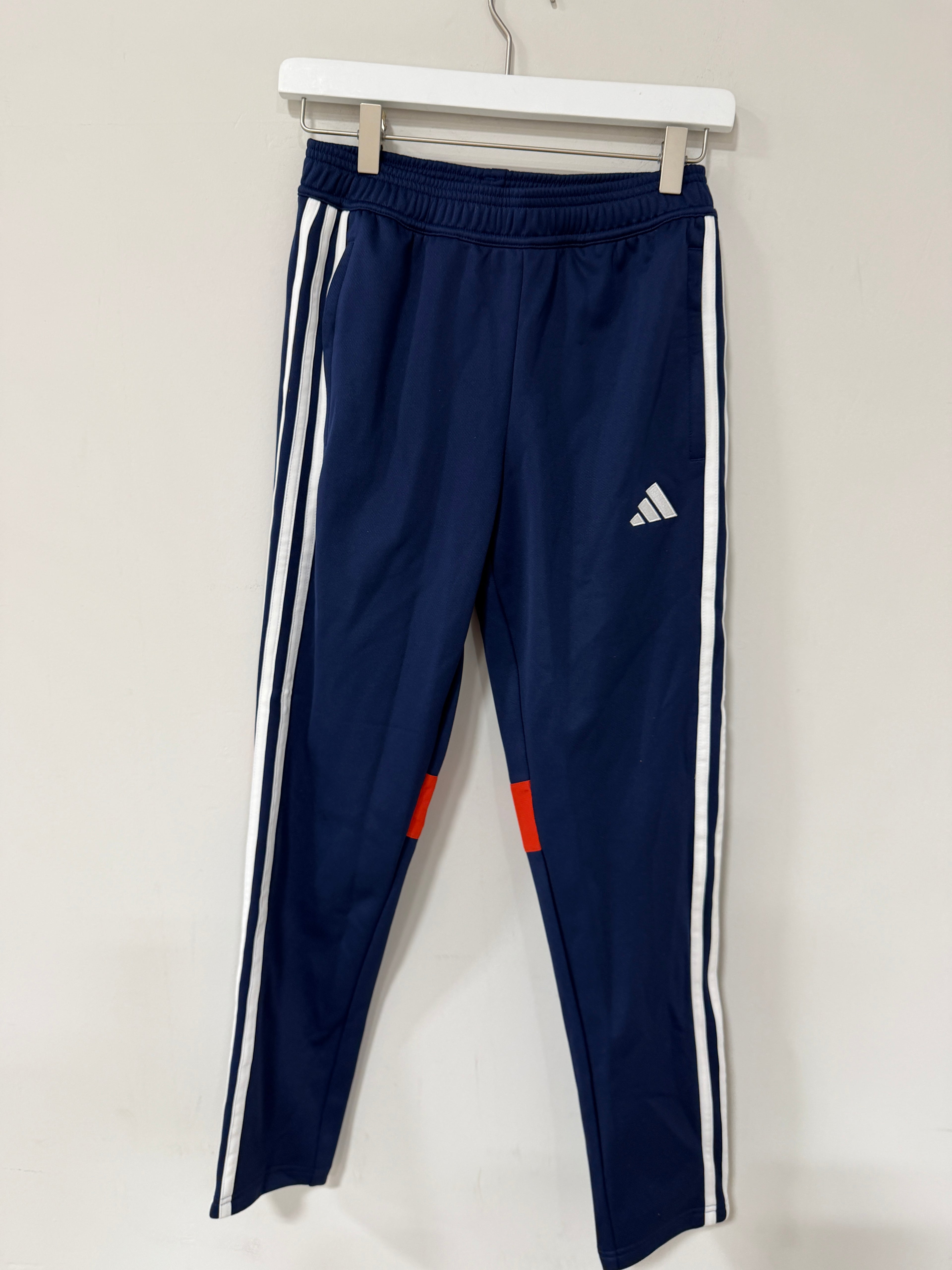 adidas Tiro 25 Essentials training pants Youth Medium
