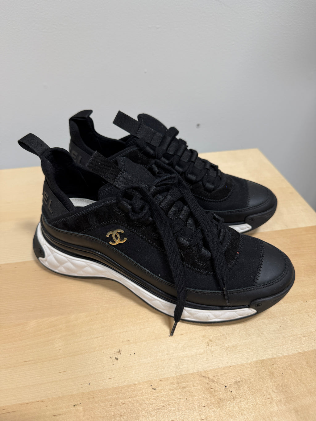 Chanel Velvet Calfskin & Mixed Fibers CC Sneakers Sz 8.5/39