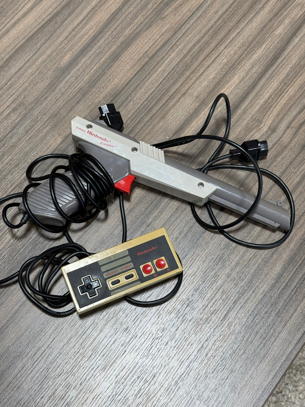 Nintendo NES Gray Light Zapper Gun - Gray OEM Original- Works