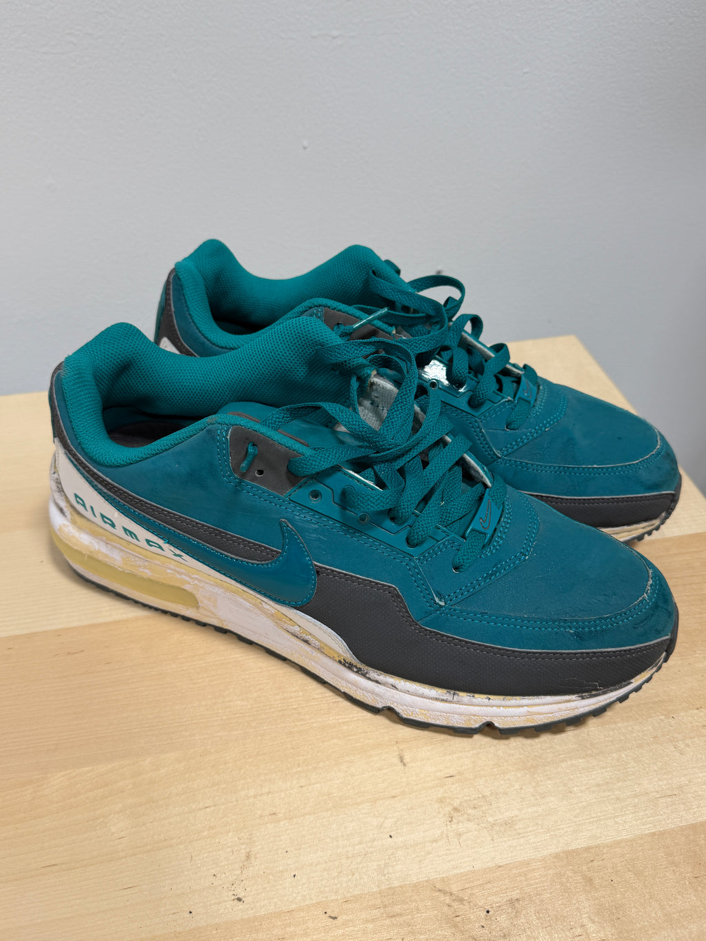 2012 Nike Air Max Teal Sz 12