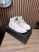 Load image into Gallery viewer, Nike Air Jordan 5 Retro Metallic White Sz 12
