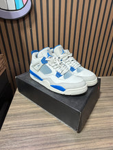 Load image into Gallery viewer, Nike Air Jordan 4. Military Blue 2012 Sz 12
