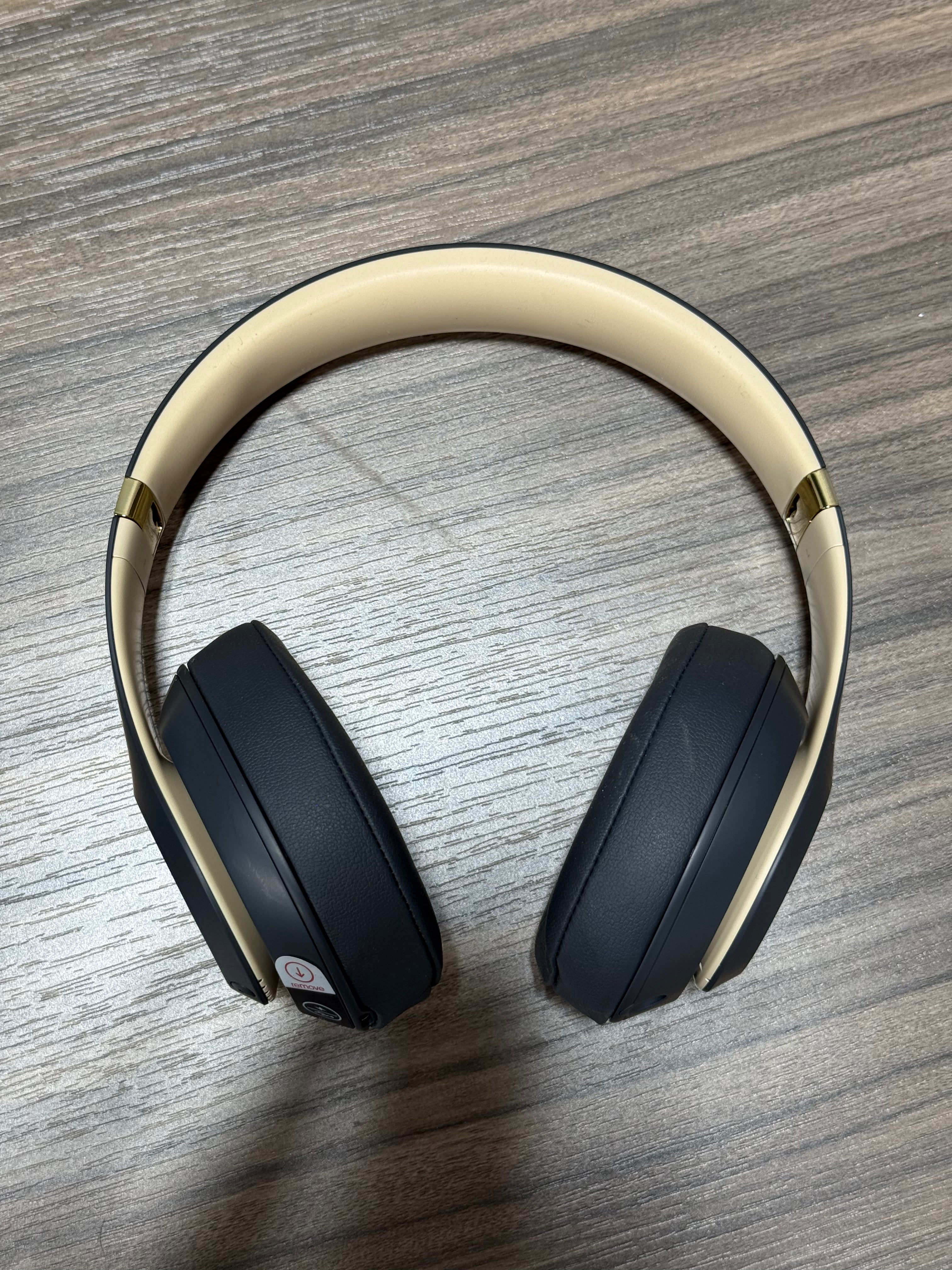 Beats Studio 3 Head Phones