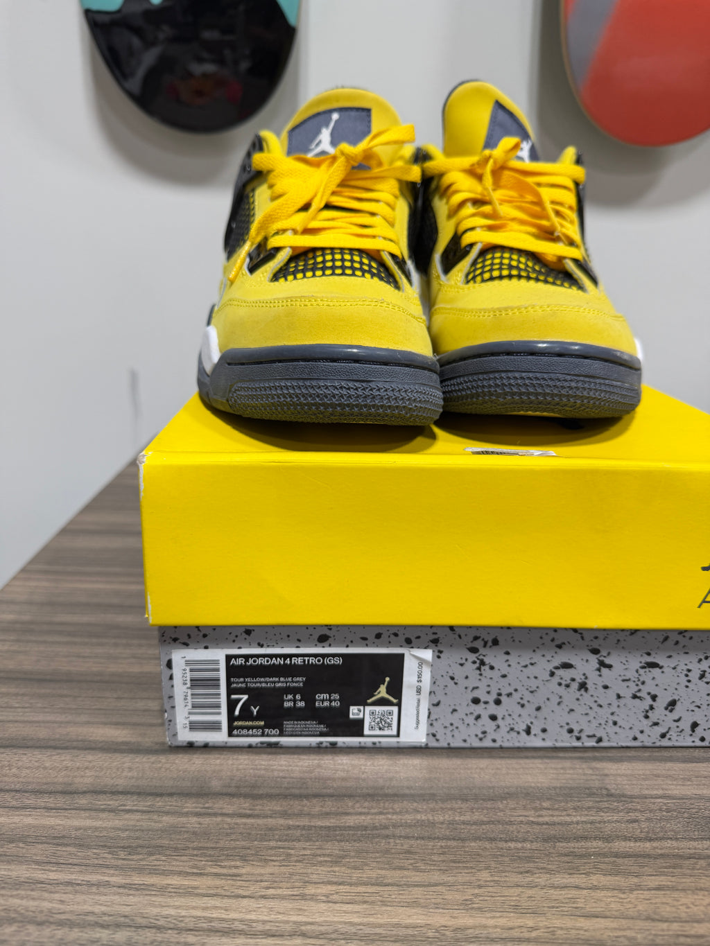 Air Jordan 4 Retro "Lightning" Sz 7Y