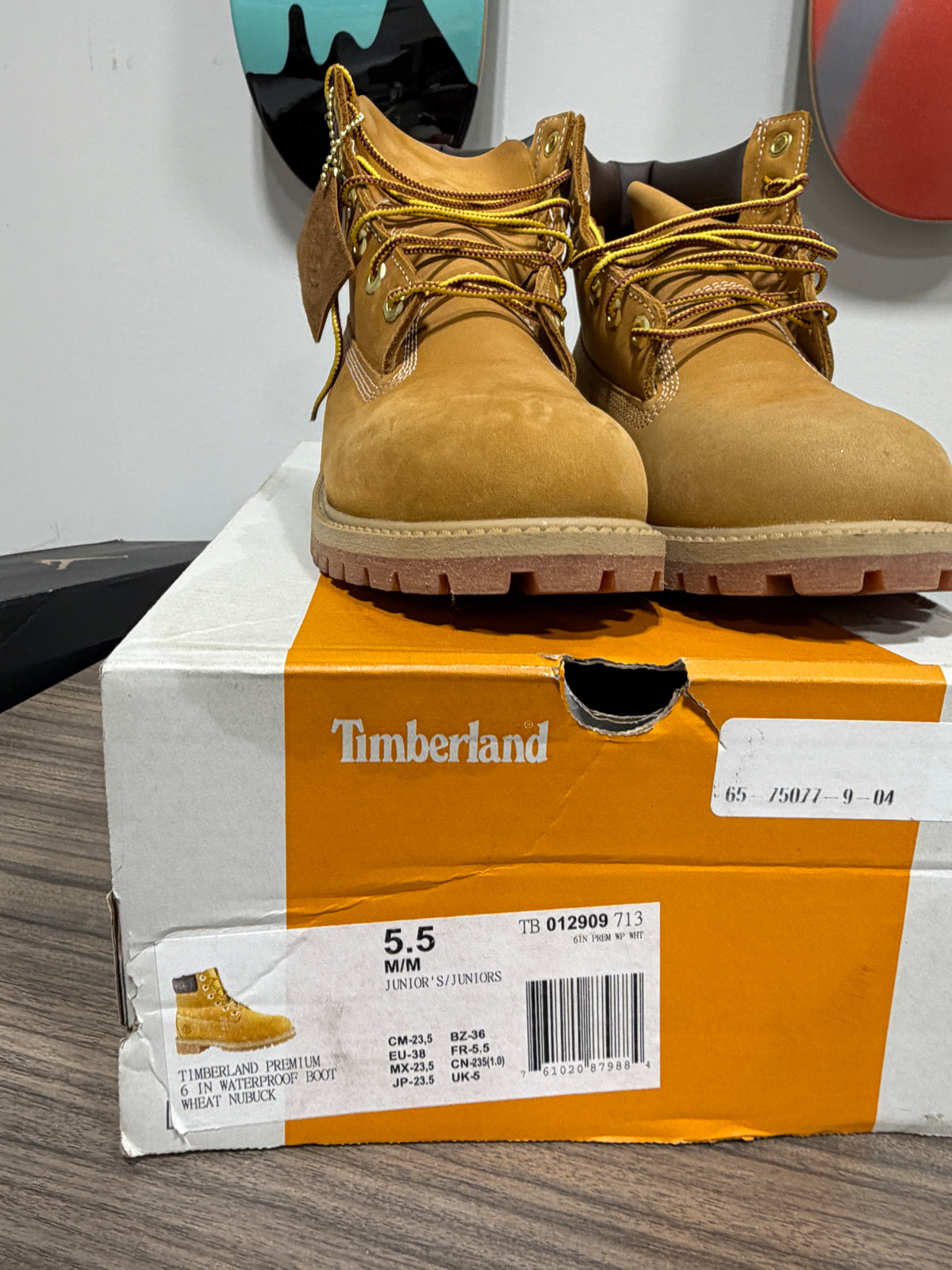 Timberland 6-inch premium Sz 5.5