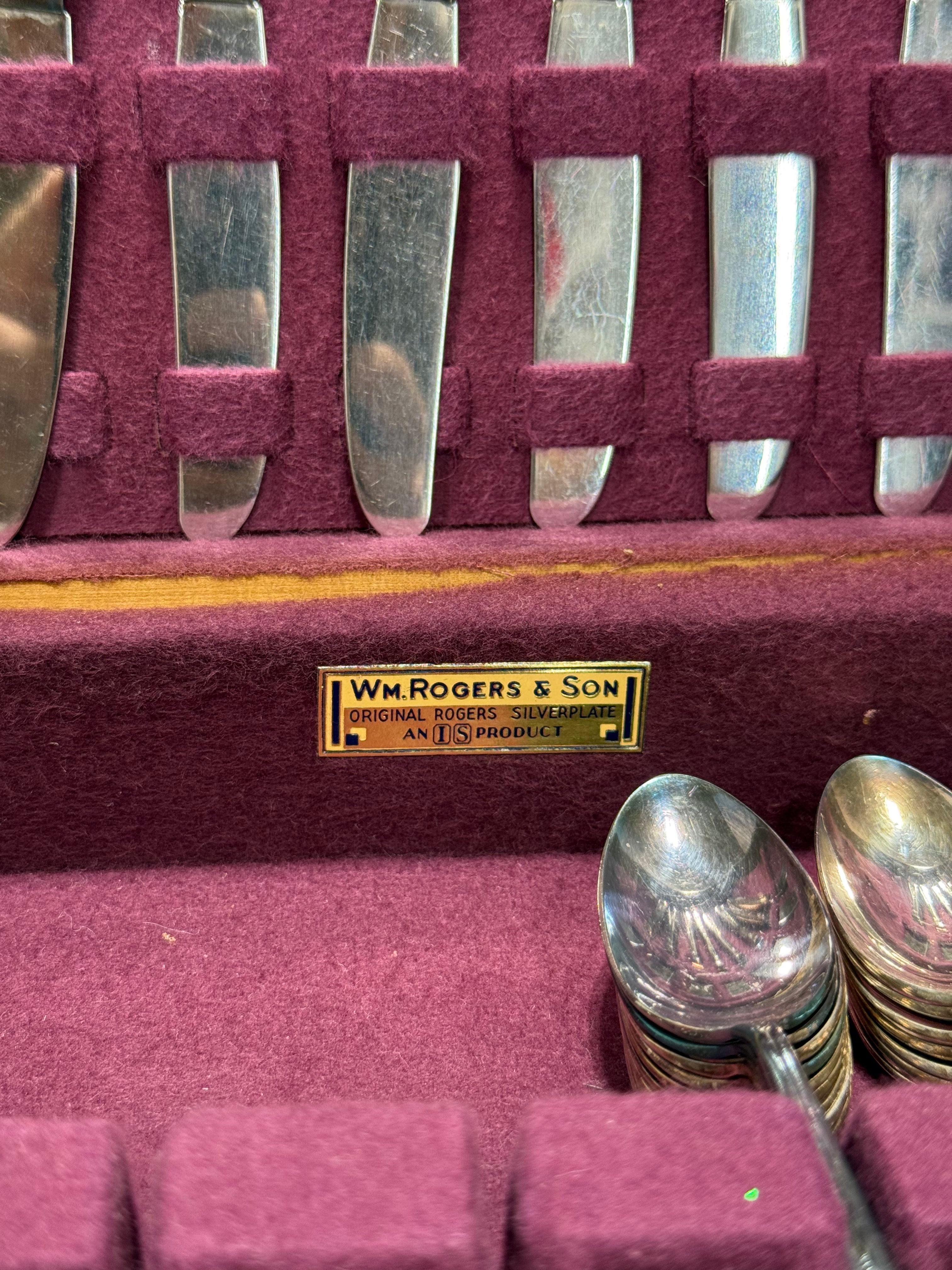 WM.Rogers & Son Silverware Set
