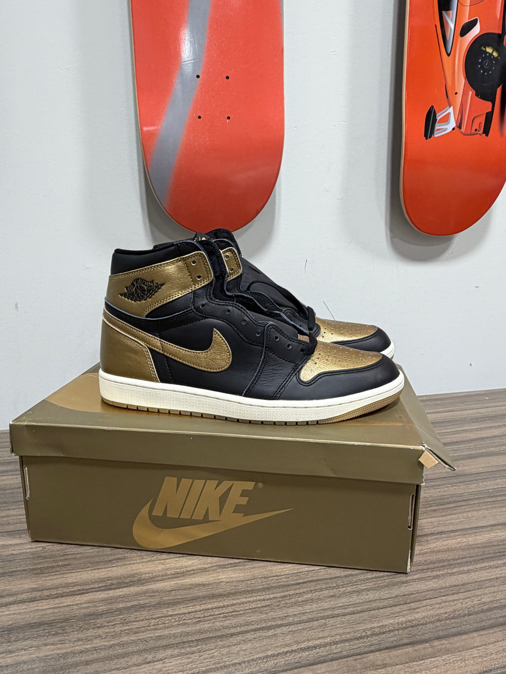 NEW Air Jordan 1 Retro High OG "Black Metallic Gold" Sz 12