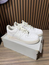 Load image into Gallery viewer, Nike Air Force 1 Low White Sz 12
