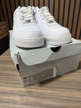 Load image into Gallery viewer, Nike Air Force 1 White Sz 12
