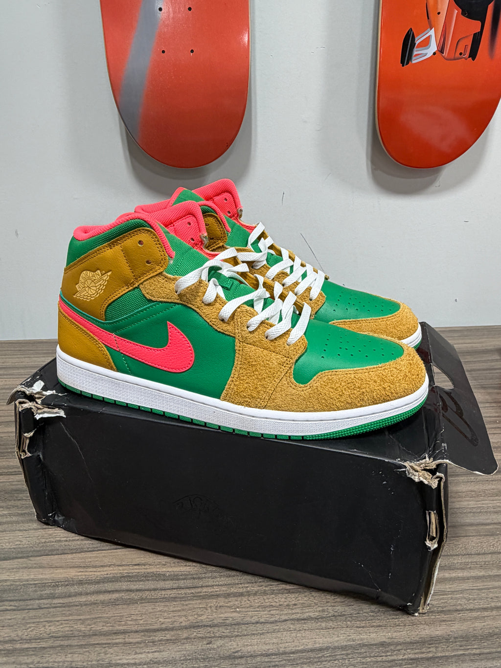 Air Jordan 1 Mid SE 'Wheat Watermelon' sz 13
