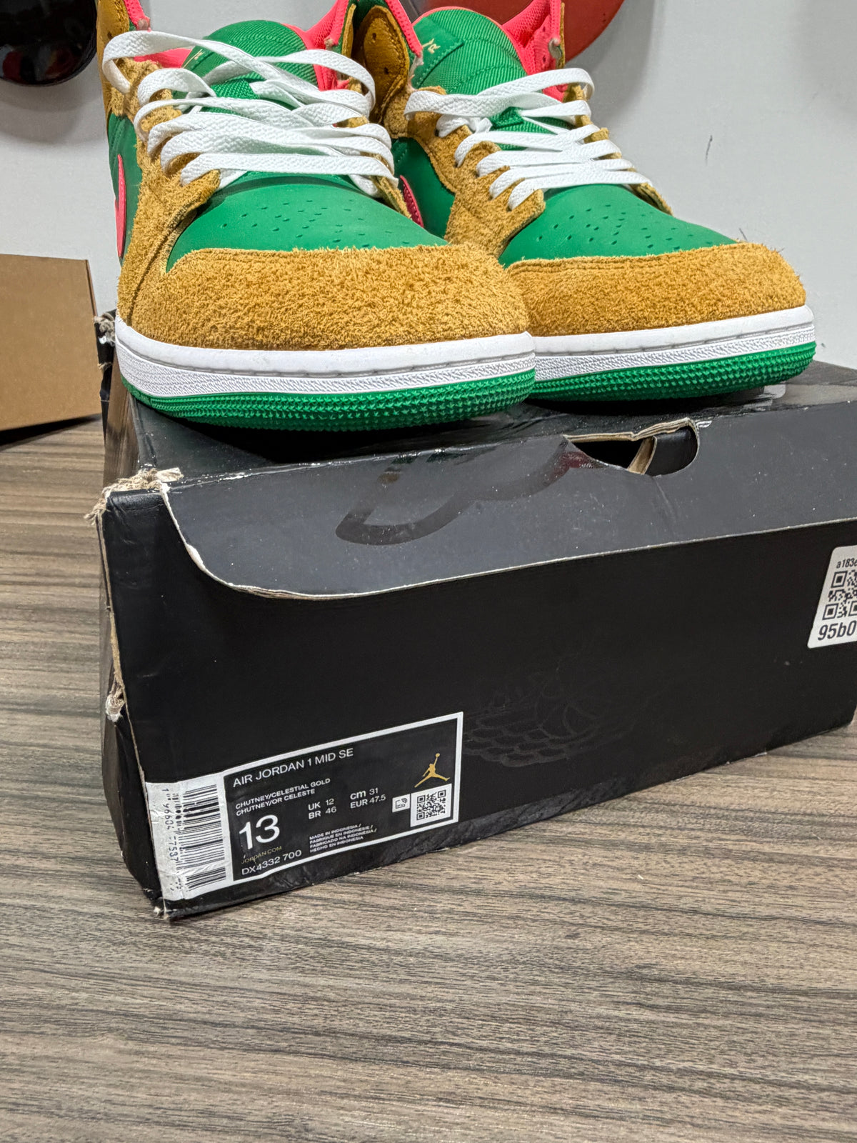 Air Jordan 1 Mid SE 'Wheat Watermelon' sz 13