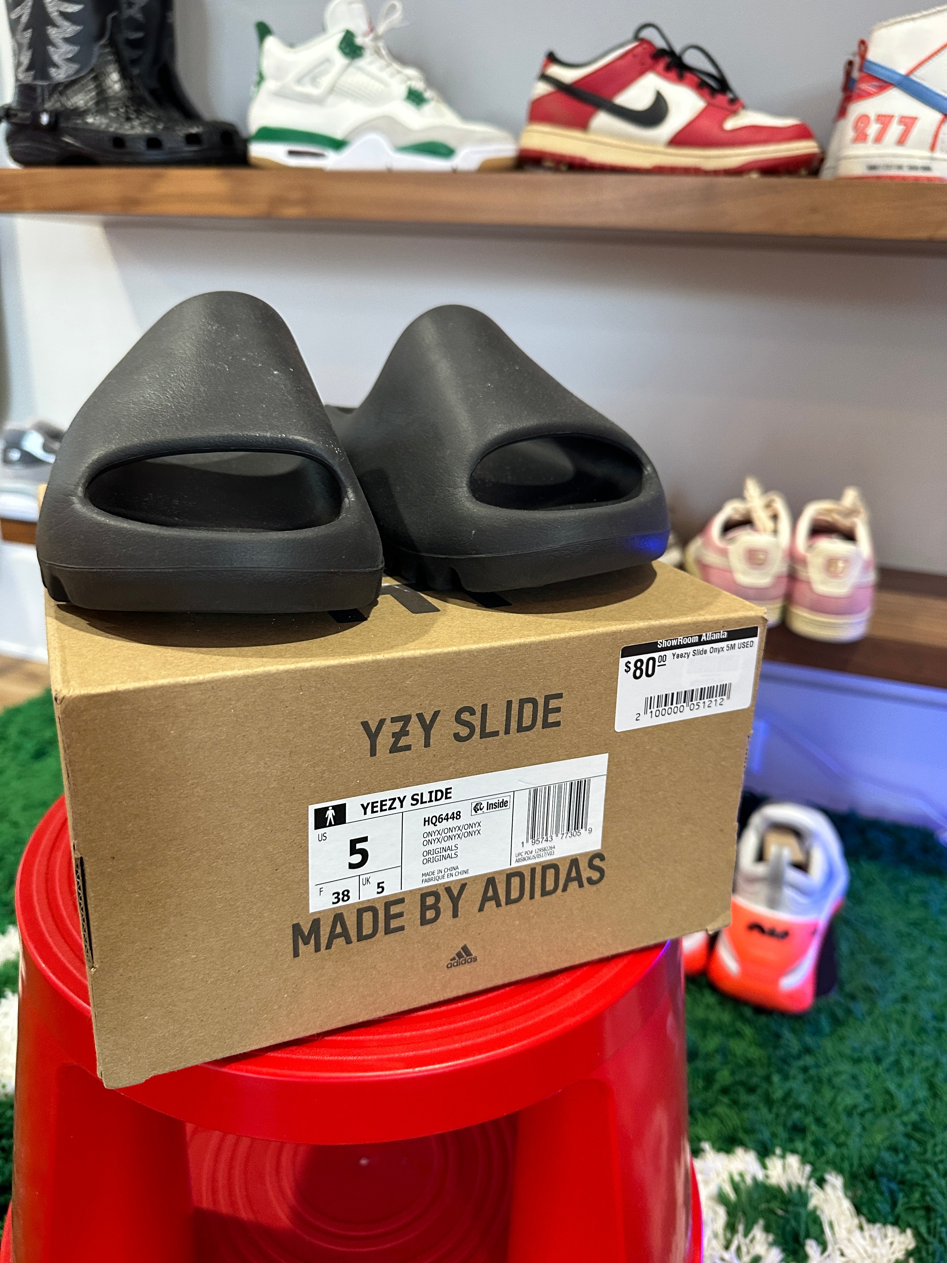 Yeezy Slide Onyx Sz 5