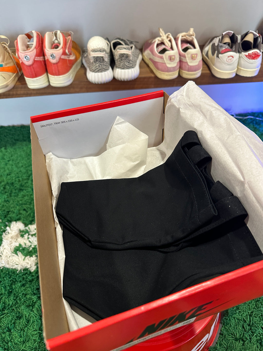 Jordan 1 Retro High OG Satin Bred Sz 8 (W)