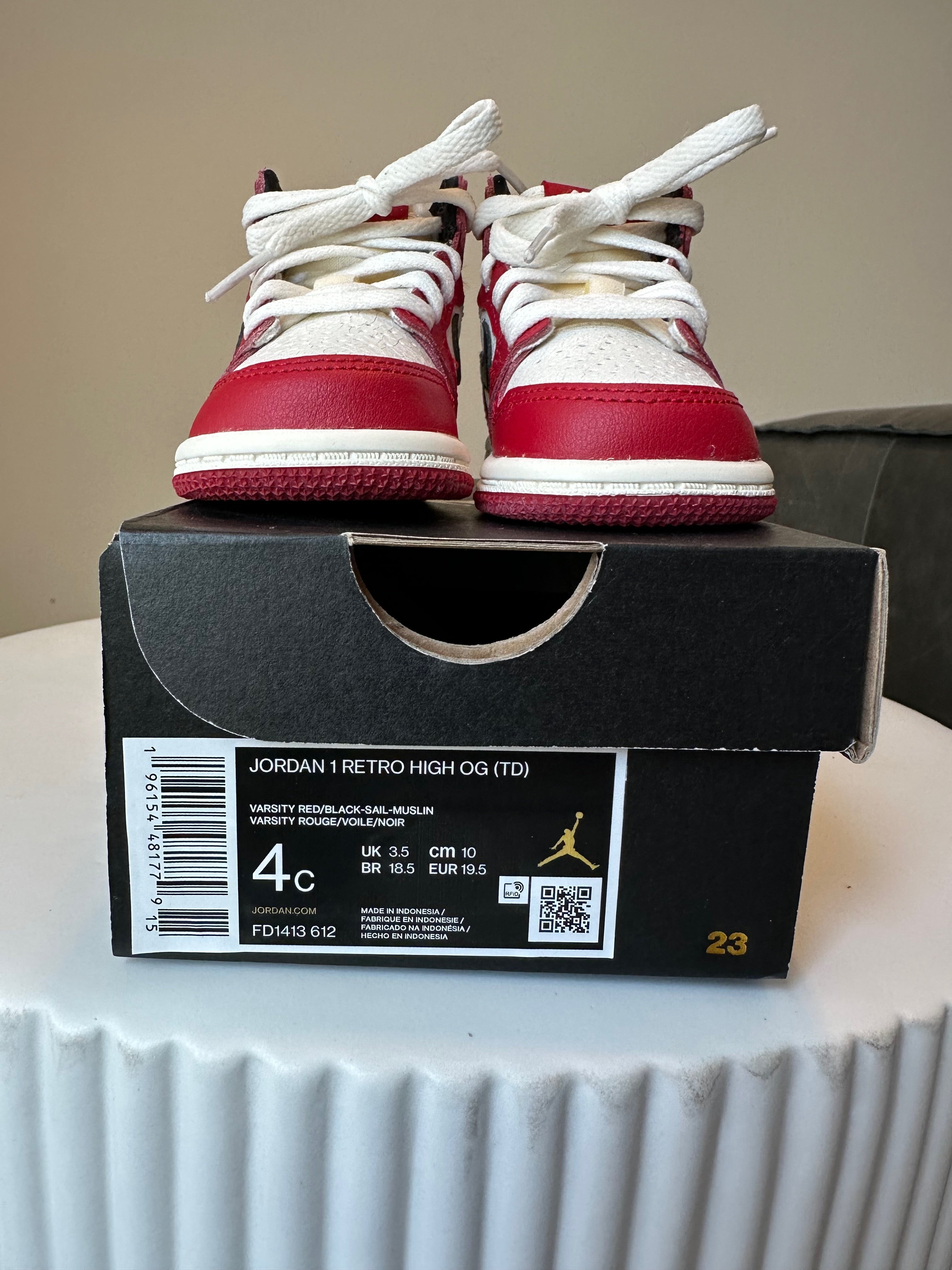 Jordan 1 Retro High OG Chicago Lost and Found Sz 4C