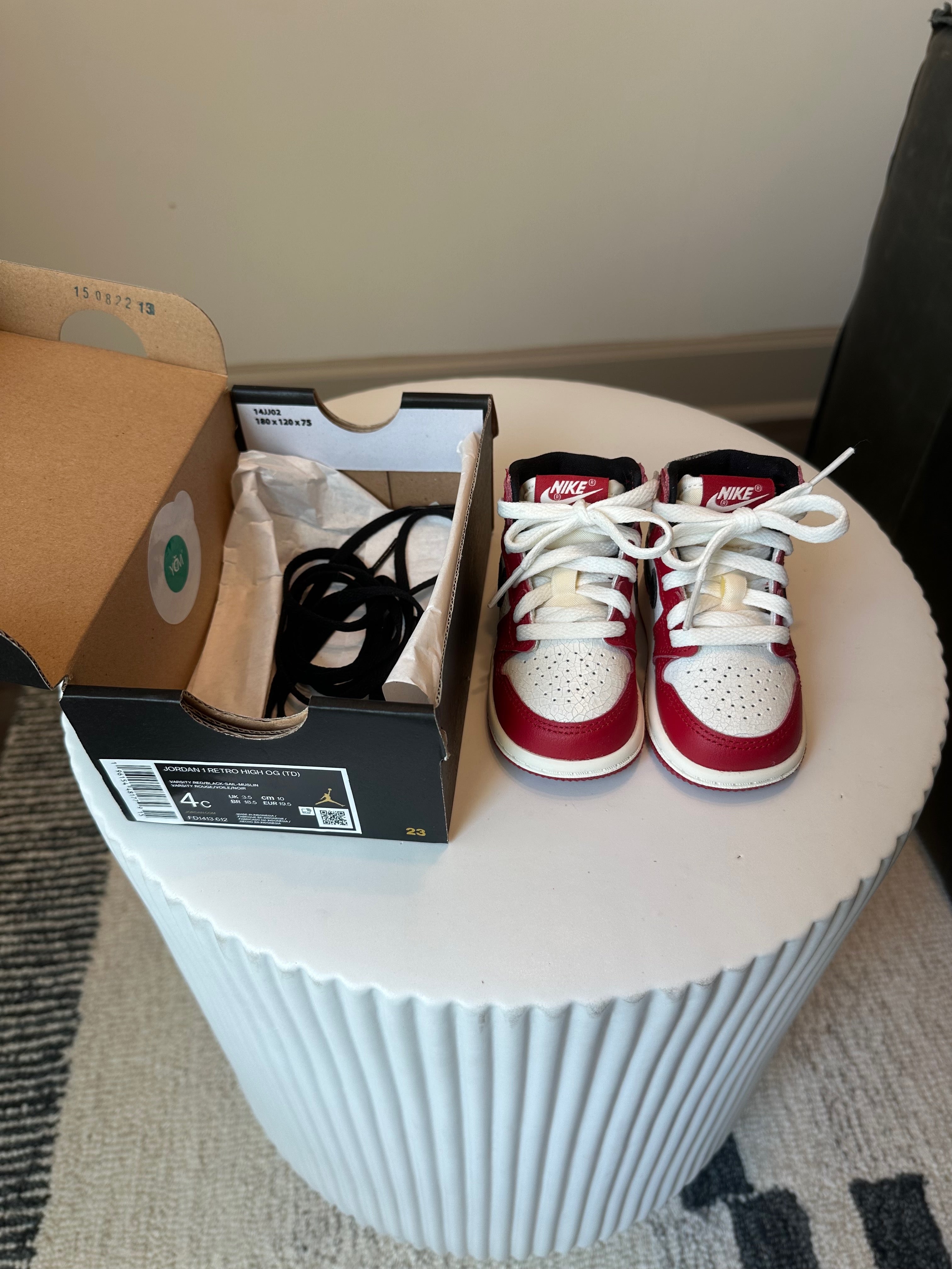 Jordan 1 Retro High OG Chicago Lost and Found Sz 4C
