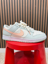 Load image into Gallery viewer, Nike Dunk Low Sz 10.5M (12W) No Box
