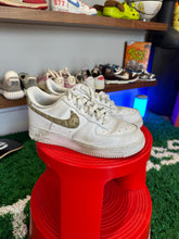 Load image into Gallery viewer, Nike Air Force 1 Sz 7.5 W
