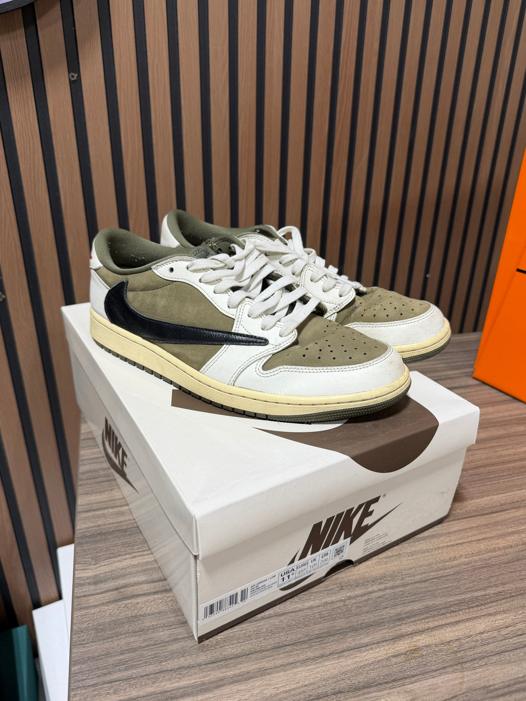 Travis Scott Jordan 1 Low Medium Olive Sz 11.5