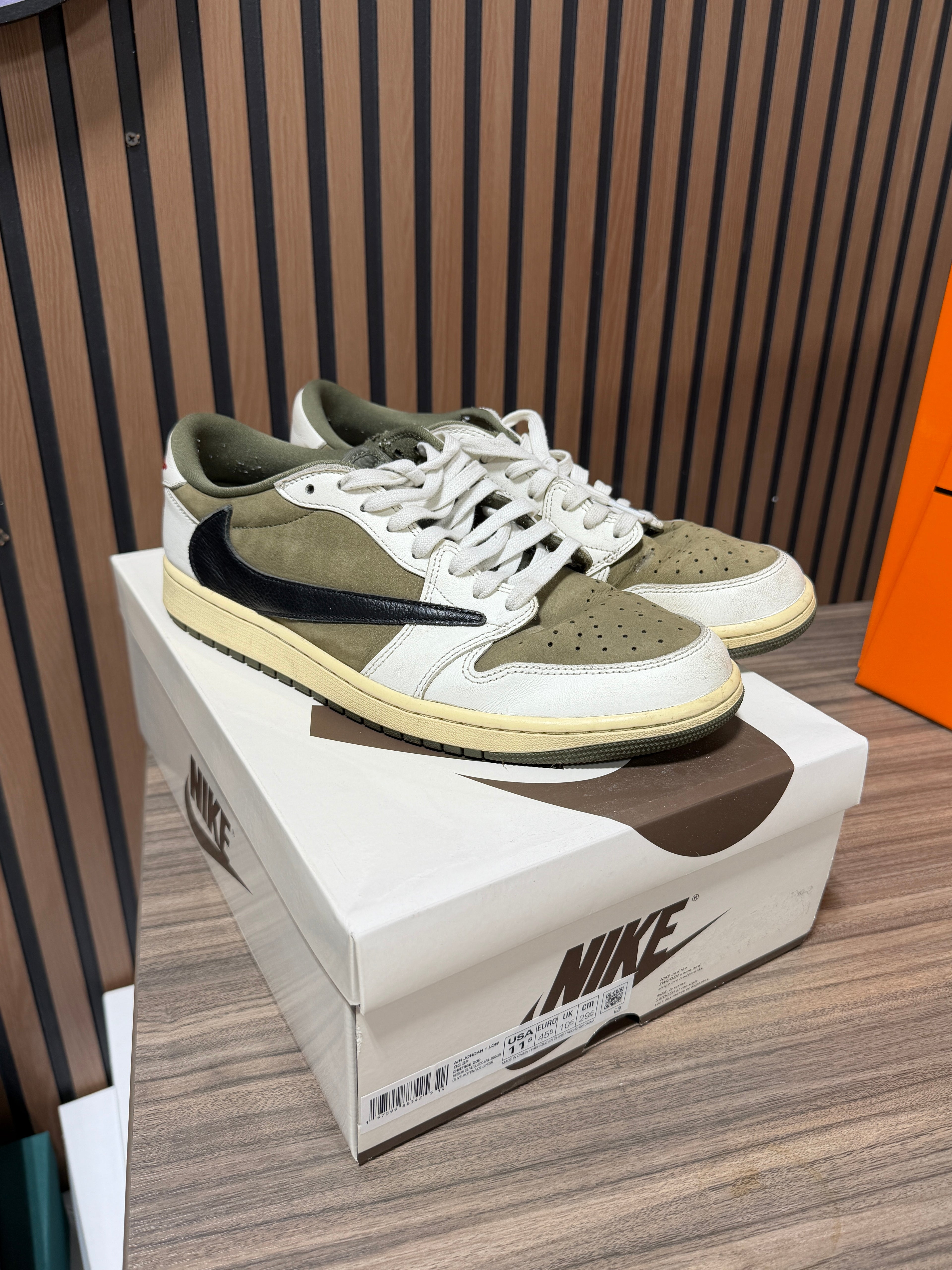 Travis Scott Jordan 1 Low Medium Olive Sz 11.5