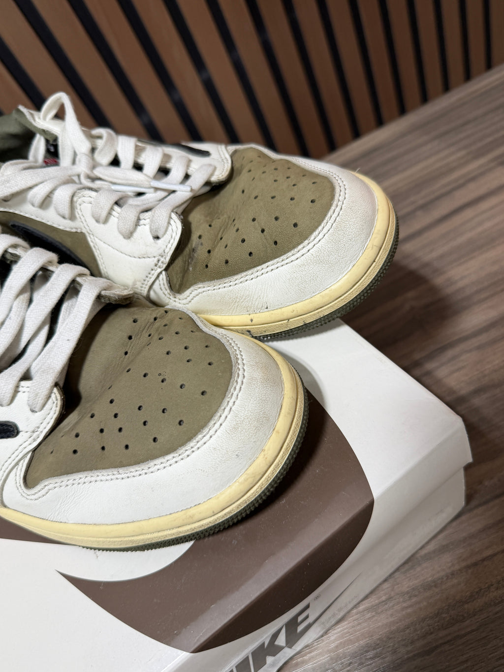 Travis Scott Jordan 1 Low Medium Olive Sz 11.5