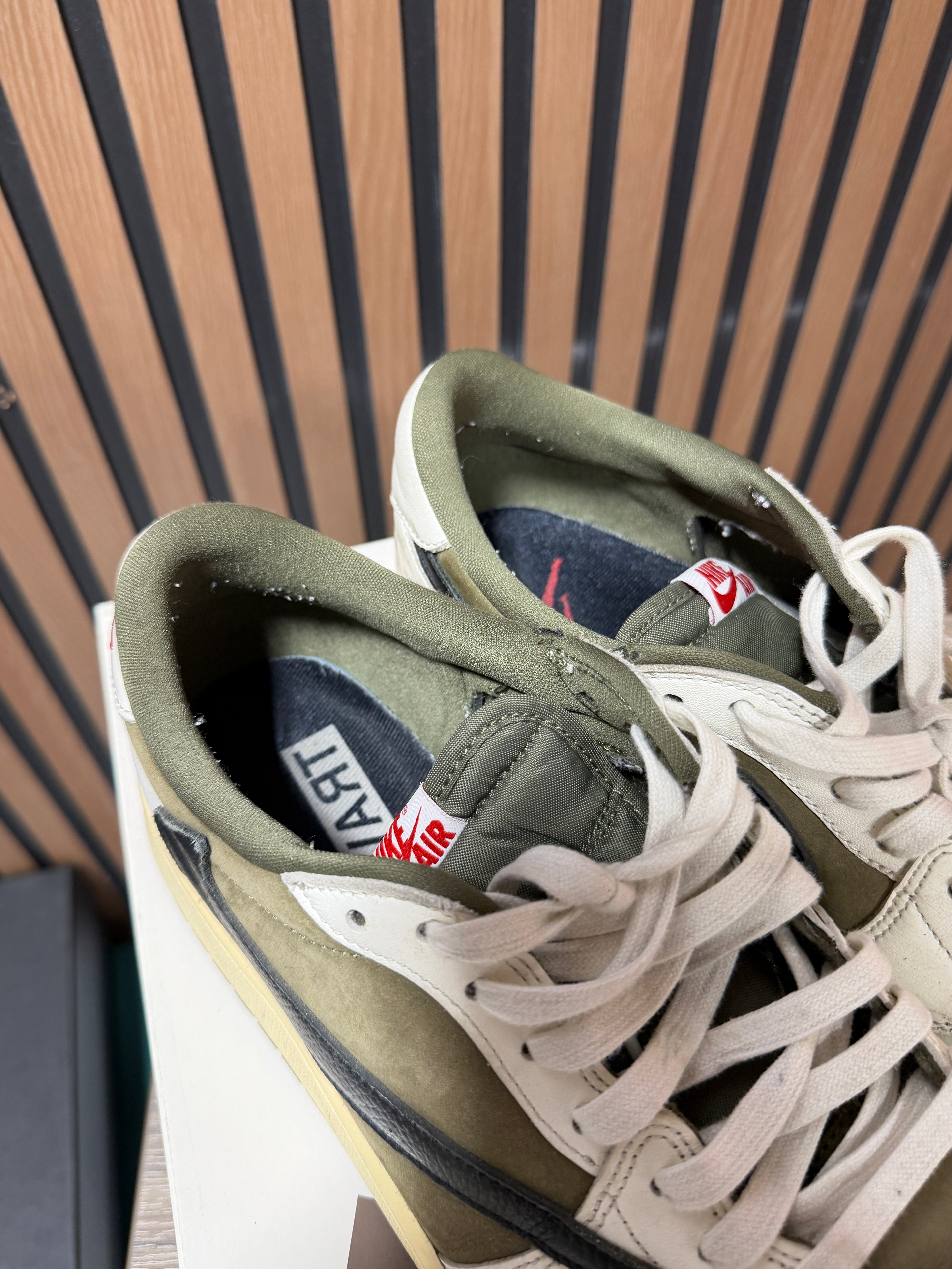 Travis Scott Jordan 1 Low Medium Olive Sz 11.5