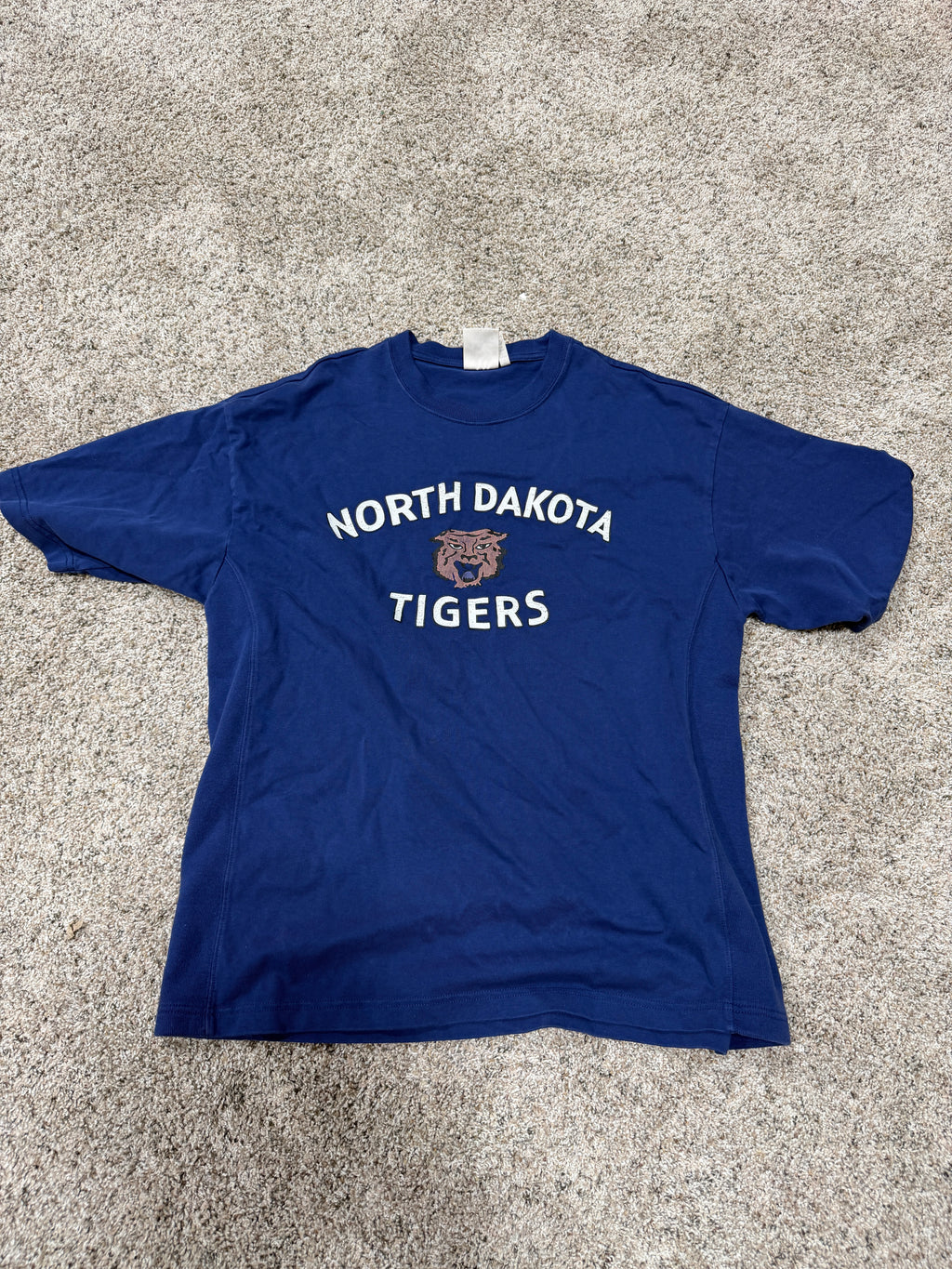 Champion North Dakota Tiger TShirt Sz M