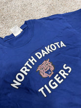 Load image into Gallery viewer, Champion North Dakota Tiger TShirt Sz M
