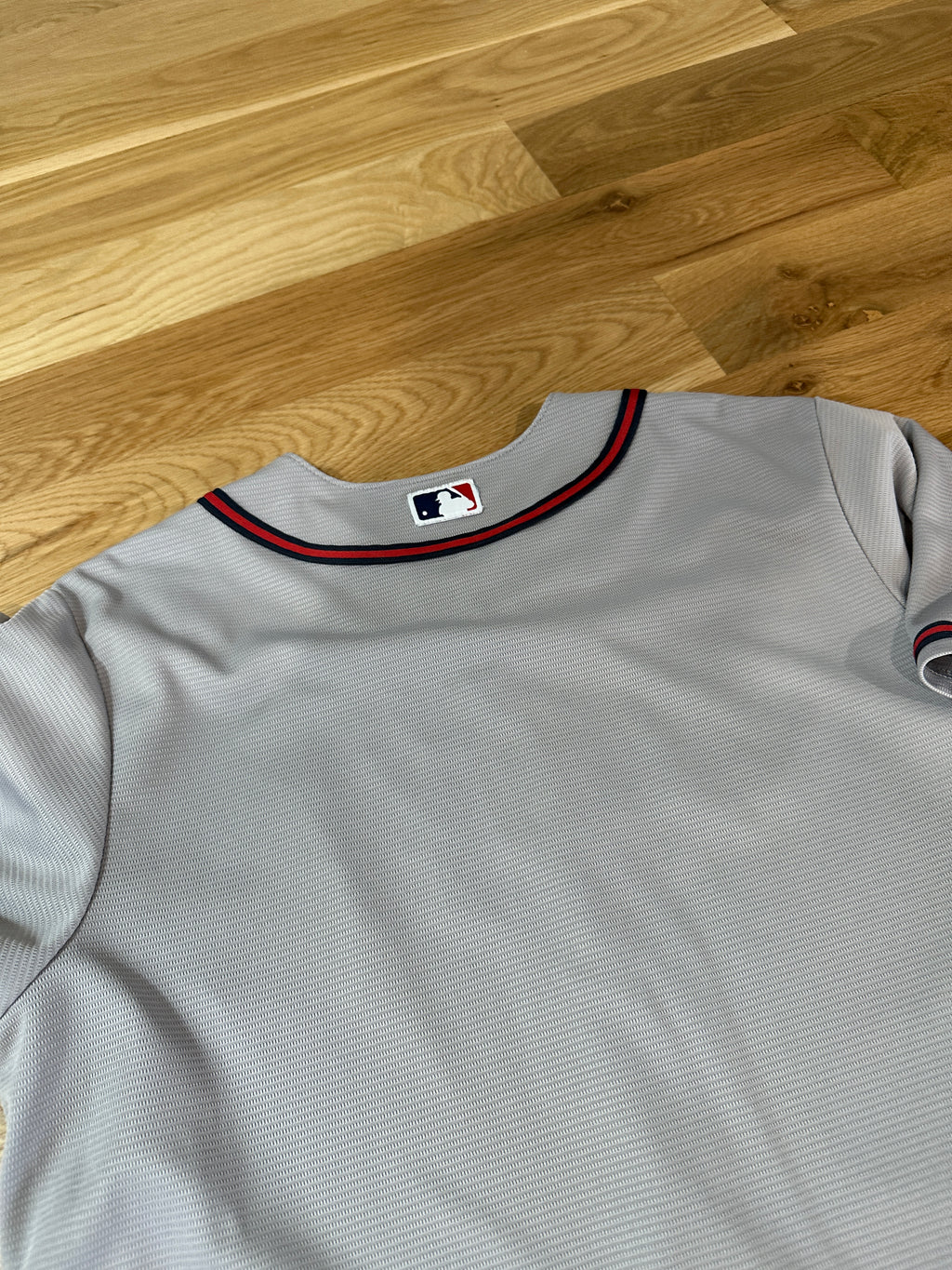 Braves Grey Jersey Sz L