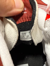 Load image into Gallery viewer, Vans Hi Flames Sz 6.5 No Box
