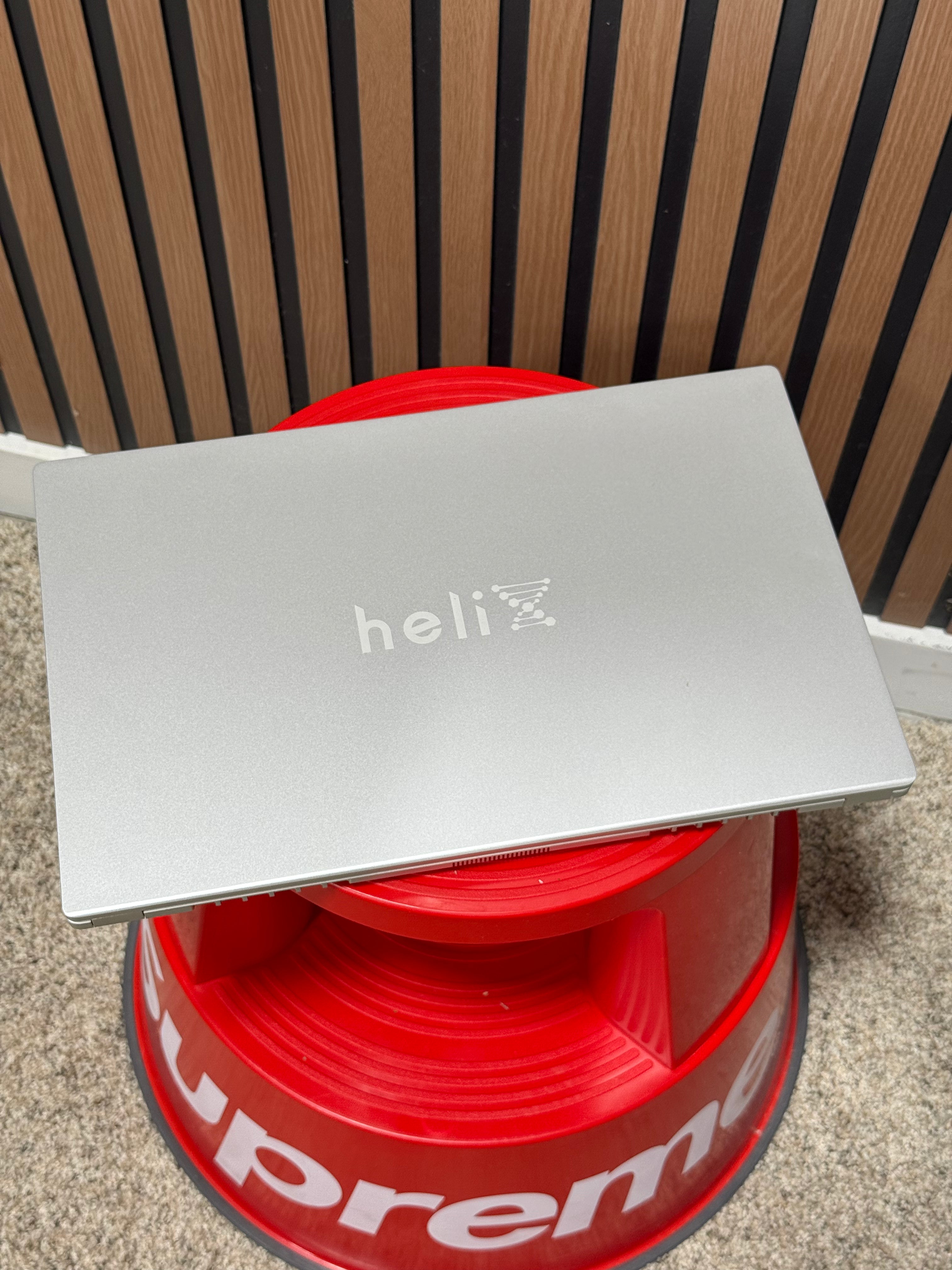 Helix Laptop BROKEN