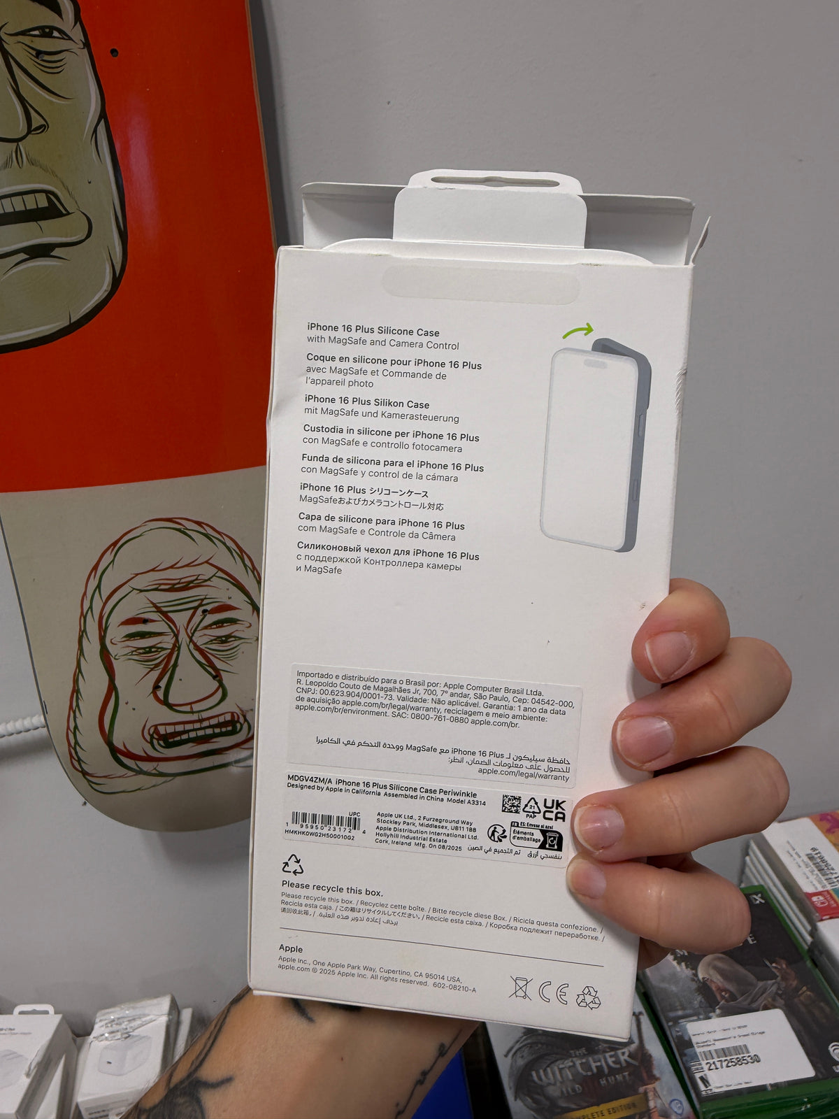 Apple iPhone 16 Silicone Case with MagSafe and Camera Control
