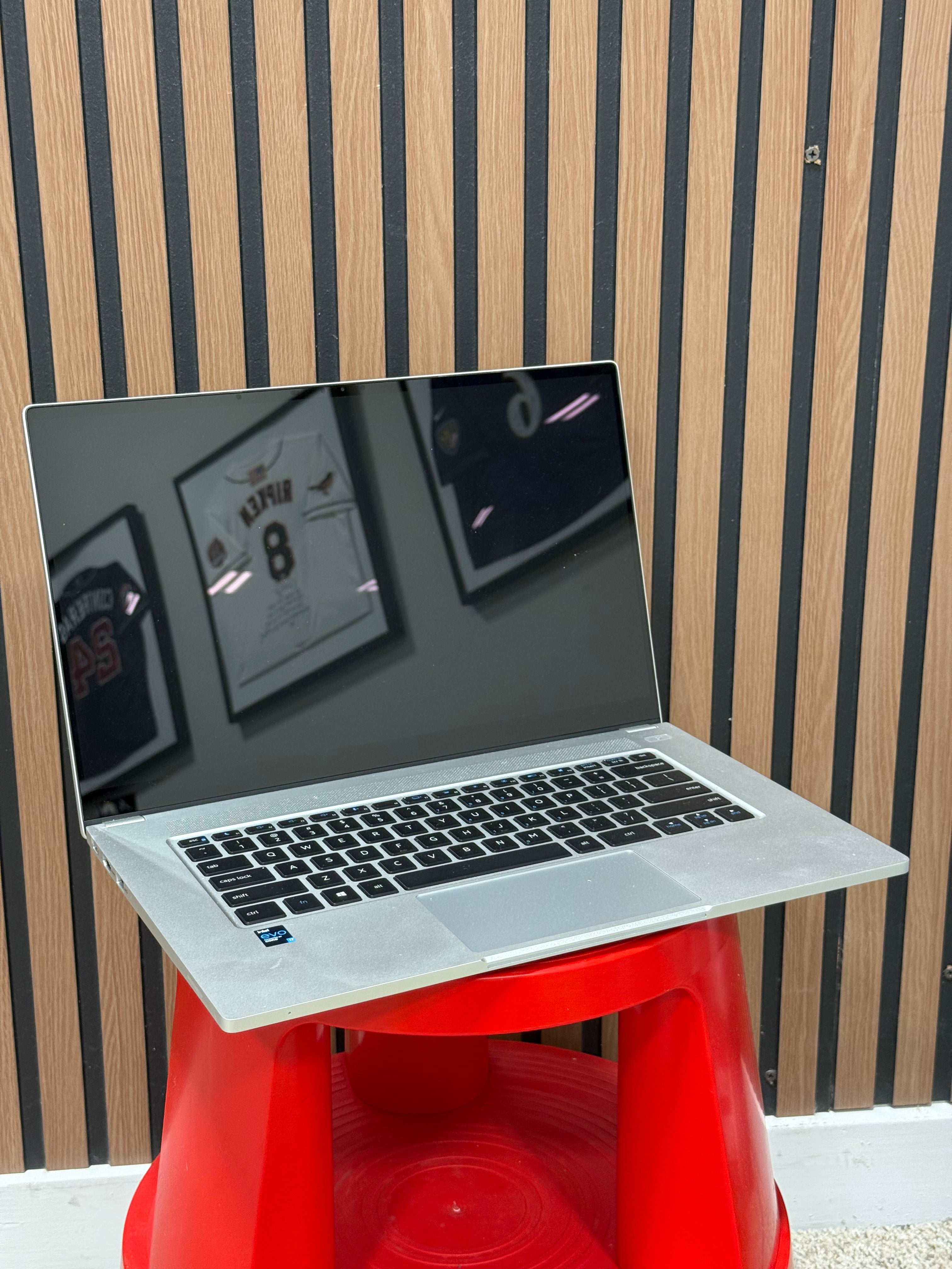 Helix Laptop BROKEN