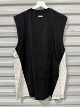 Load image into Gallery viewer, IIzzue graphic-print Cotton Vest | Black Sz M
