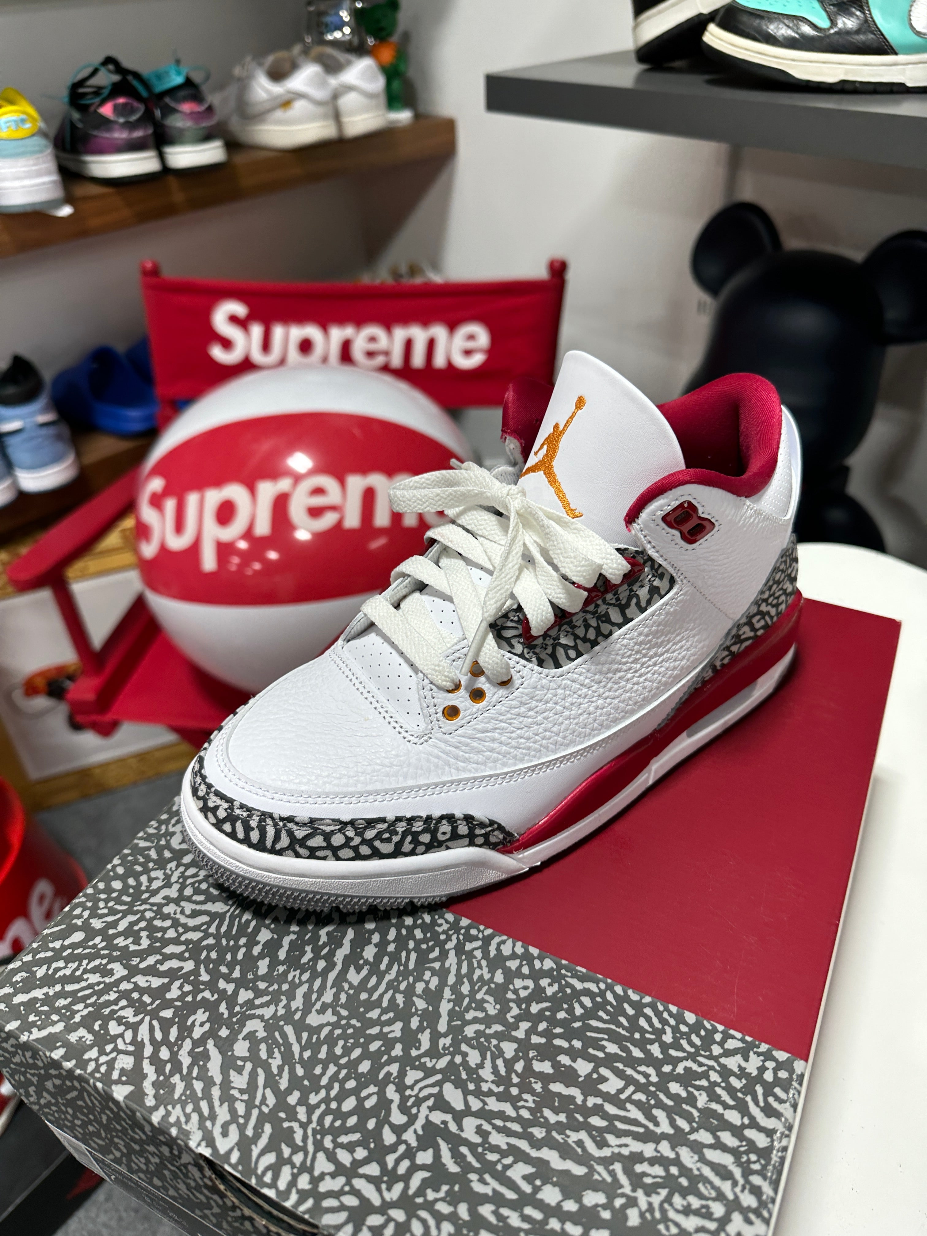 Jordan 3 Retro Cardinal Red Sz 7