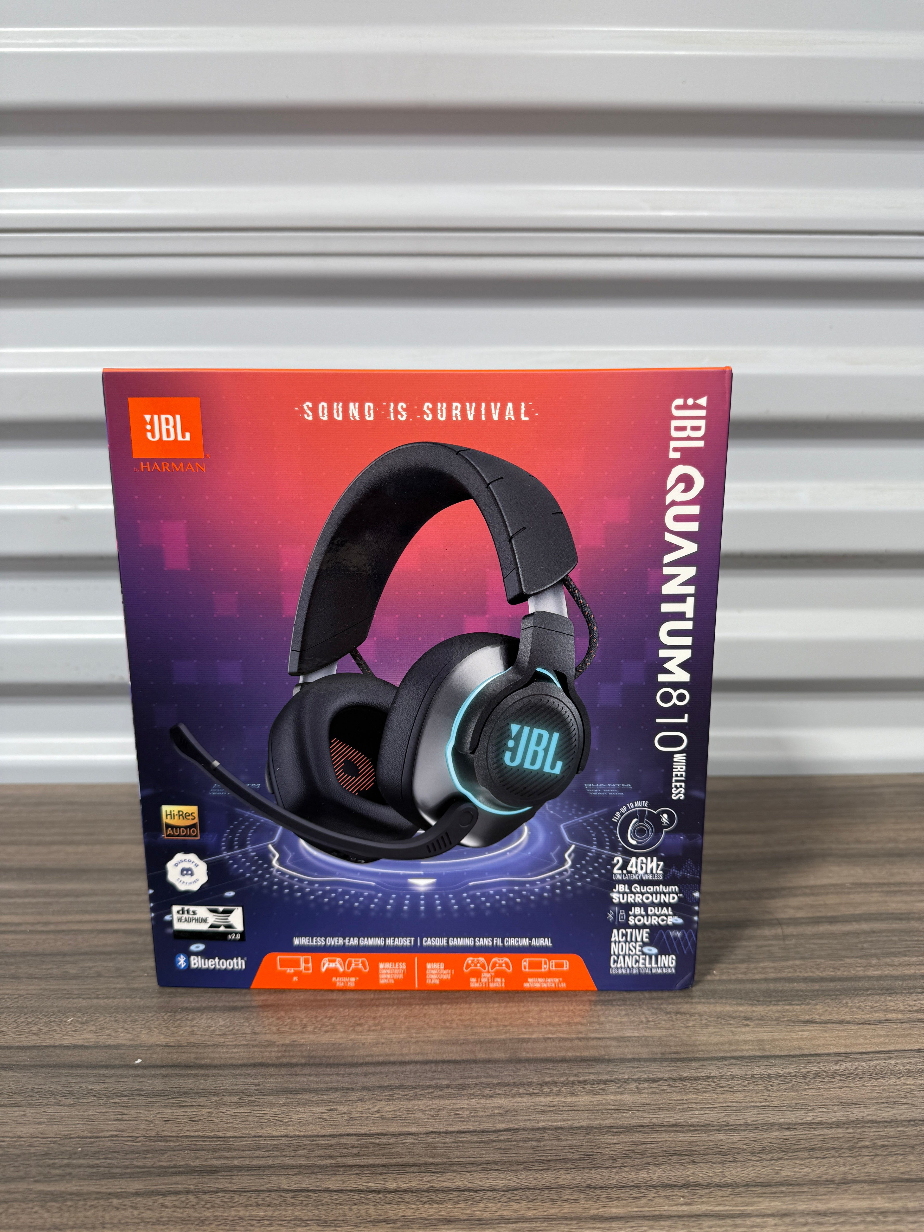 JBL Quantum 810 Wireless - Wireless over-ear performance gaming headset