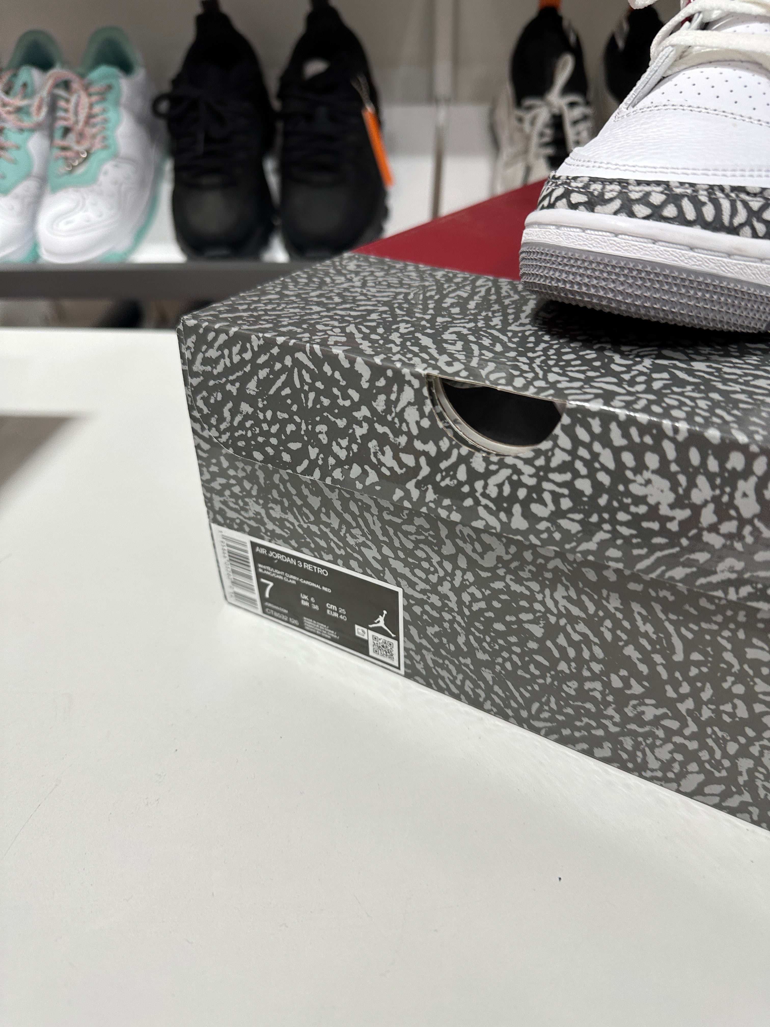 Jordan 3 Retro Fire Red (2022) Sz 7 M