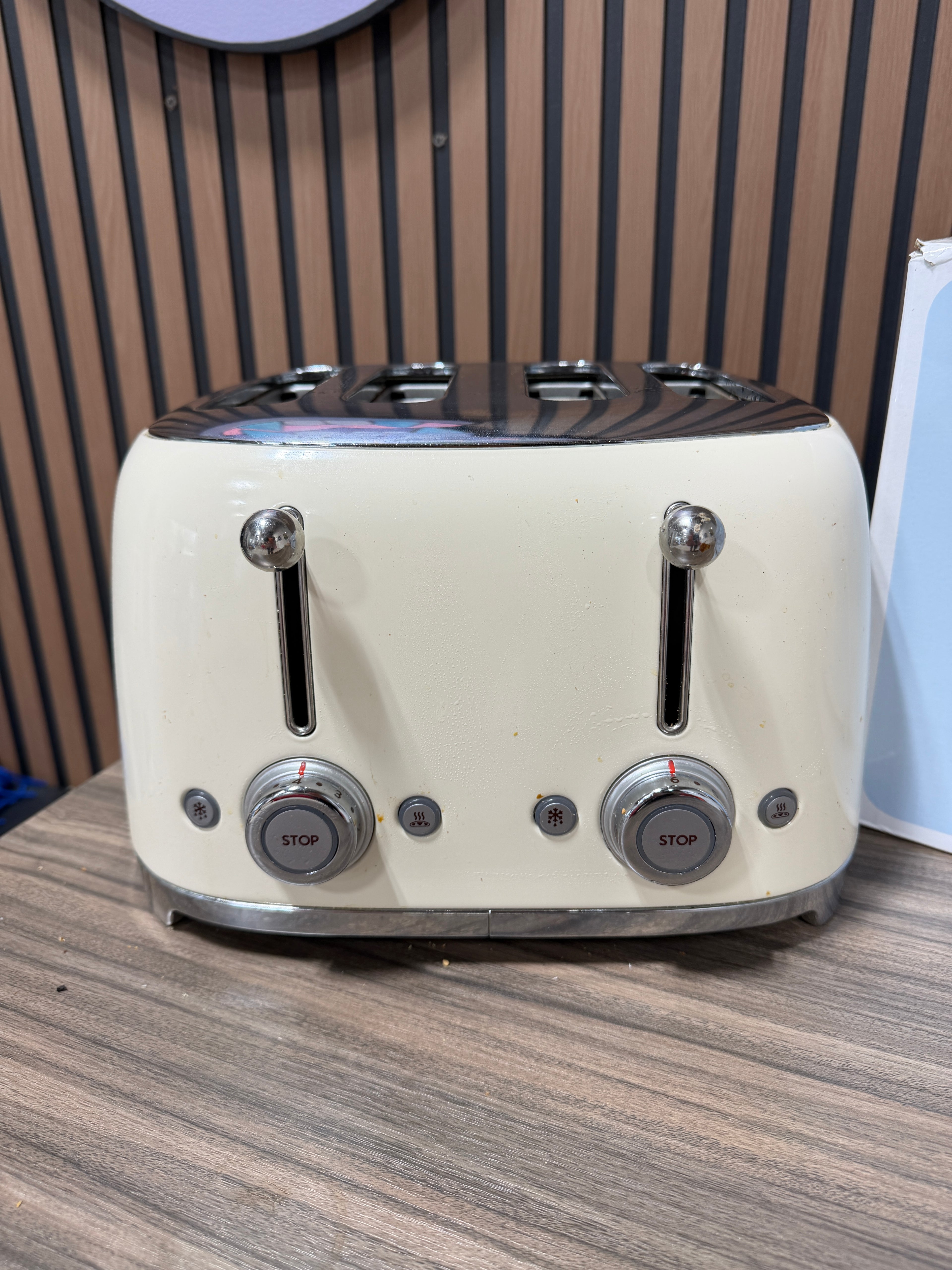 SMEG Kitchen Retro Toaster 4 Slice white TSF02SSUS