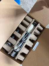 Load image into Gallery viewer, SMEG Kitchen Retro Toaster 4 Slice white TSF02SSUS
