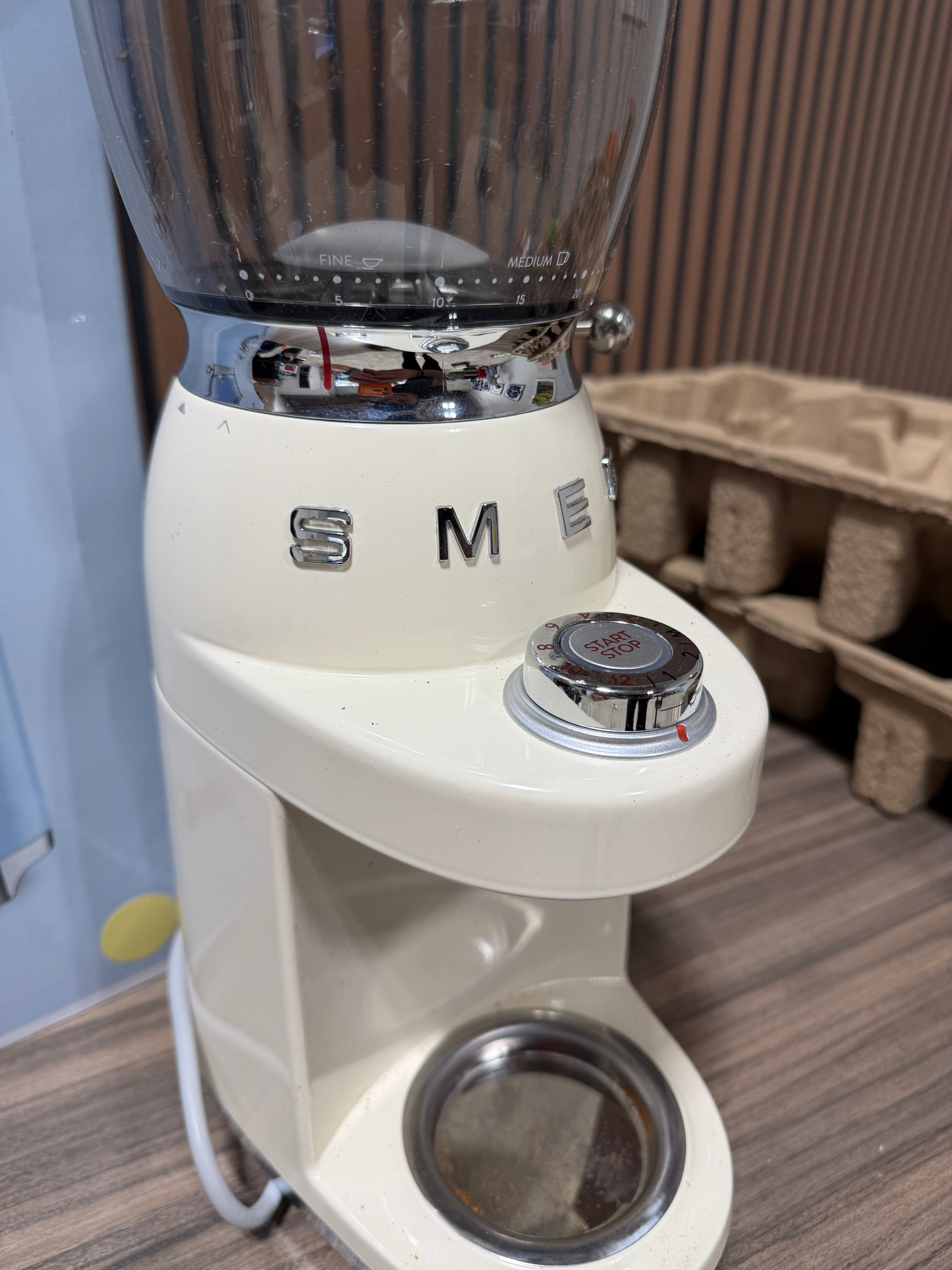 SMEG Retro-Style Coffee Grinder