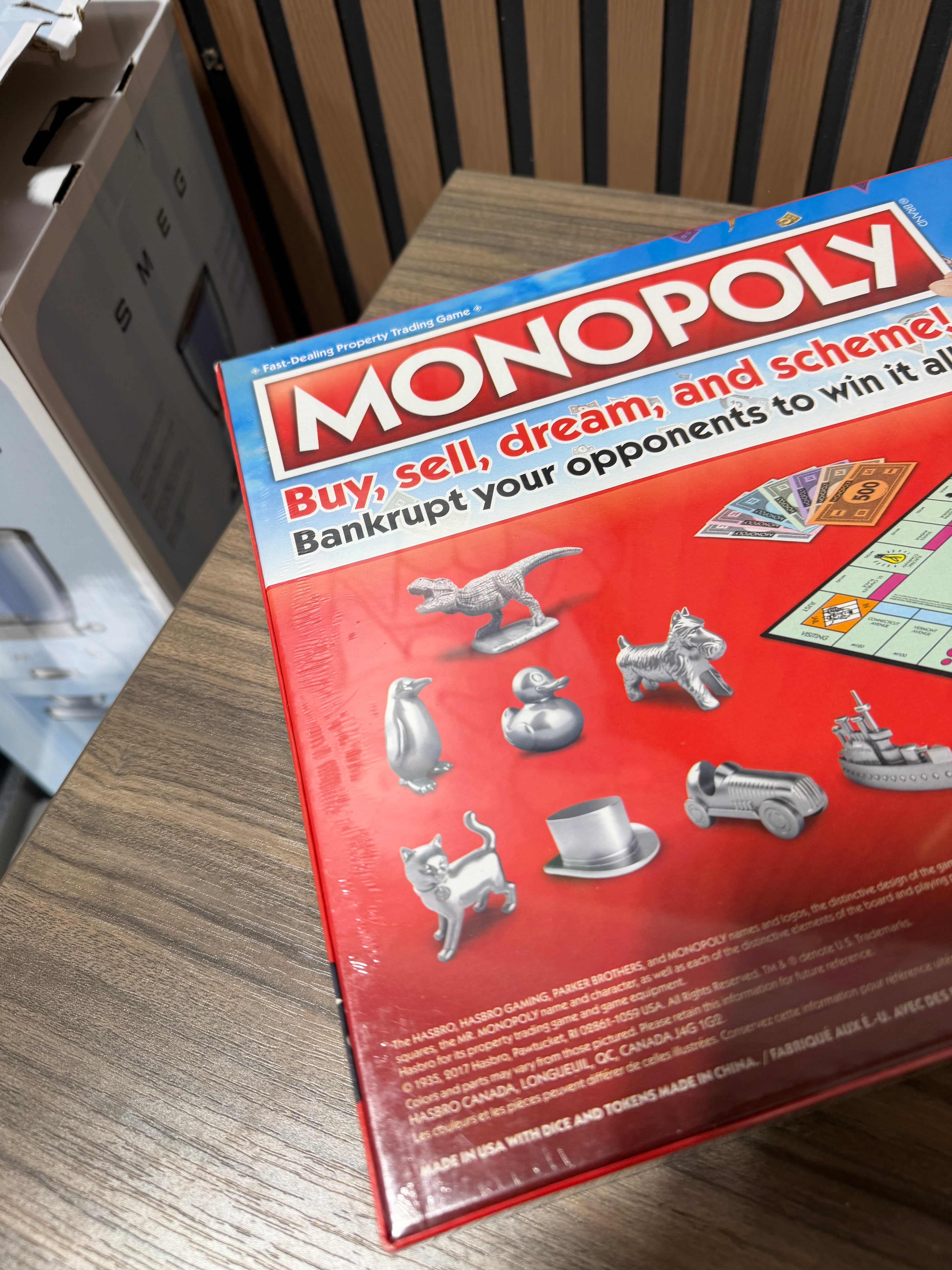 Hasbro Monopoly C1009 Classic Board Game New Sealed