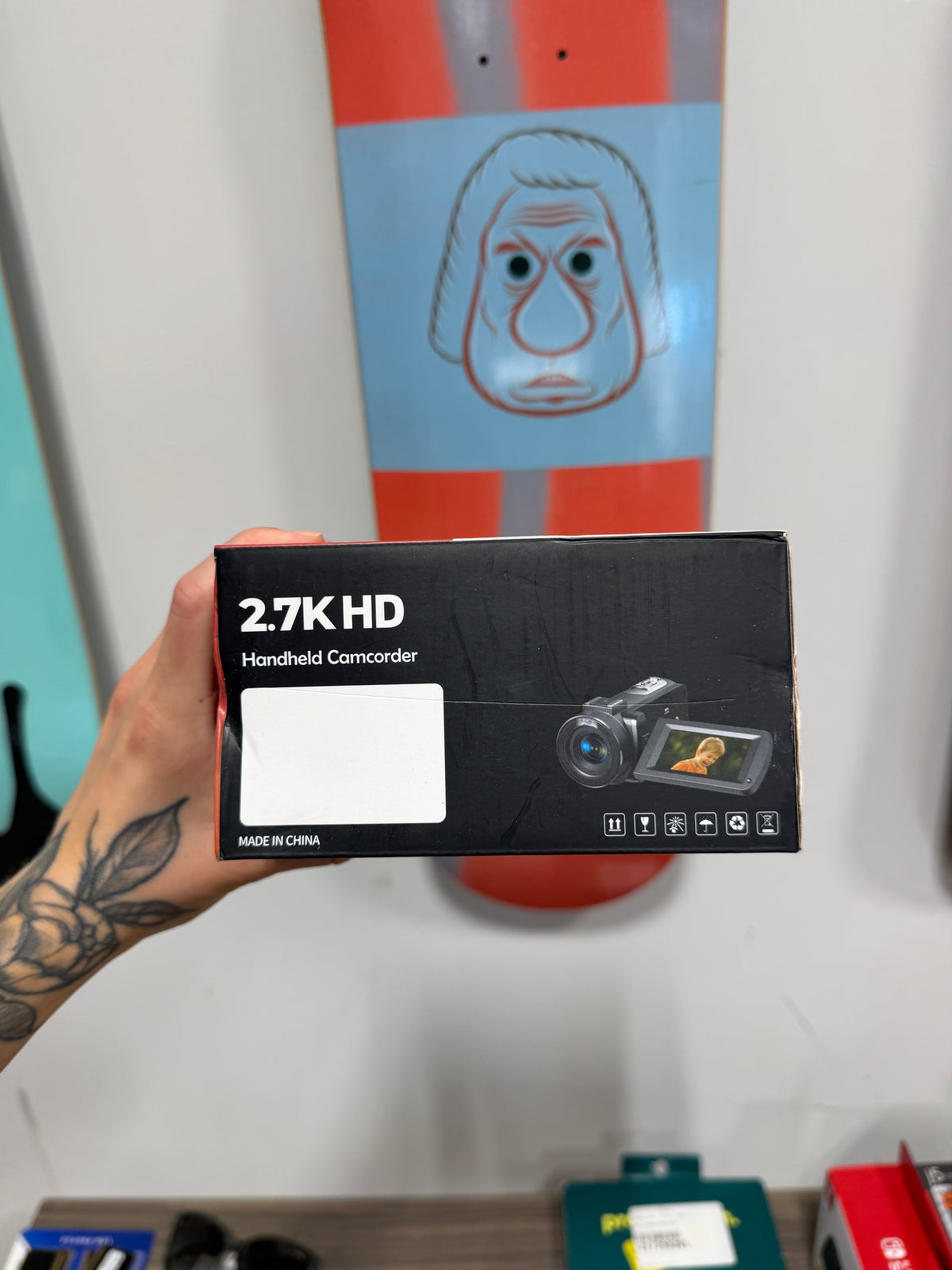 AC25 2.7K HD Handheld Camcorder box