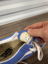 Load image into Gallery viewer, Vans Old Skool size 6 Mens Blue
