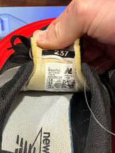Load image into Gallery viewer, New Balance 237 Sz w7.5
