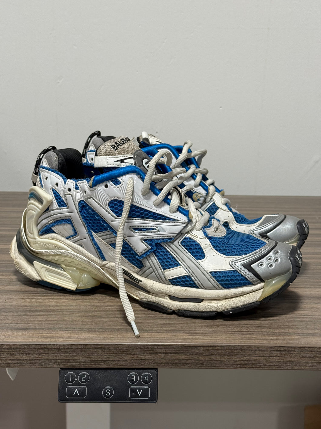 Balenciaga Runner Sneaker Sz 43 No Box