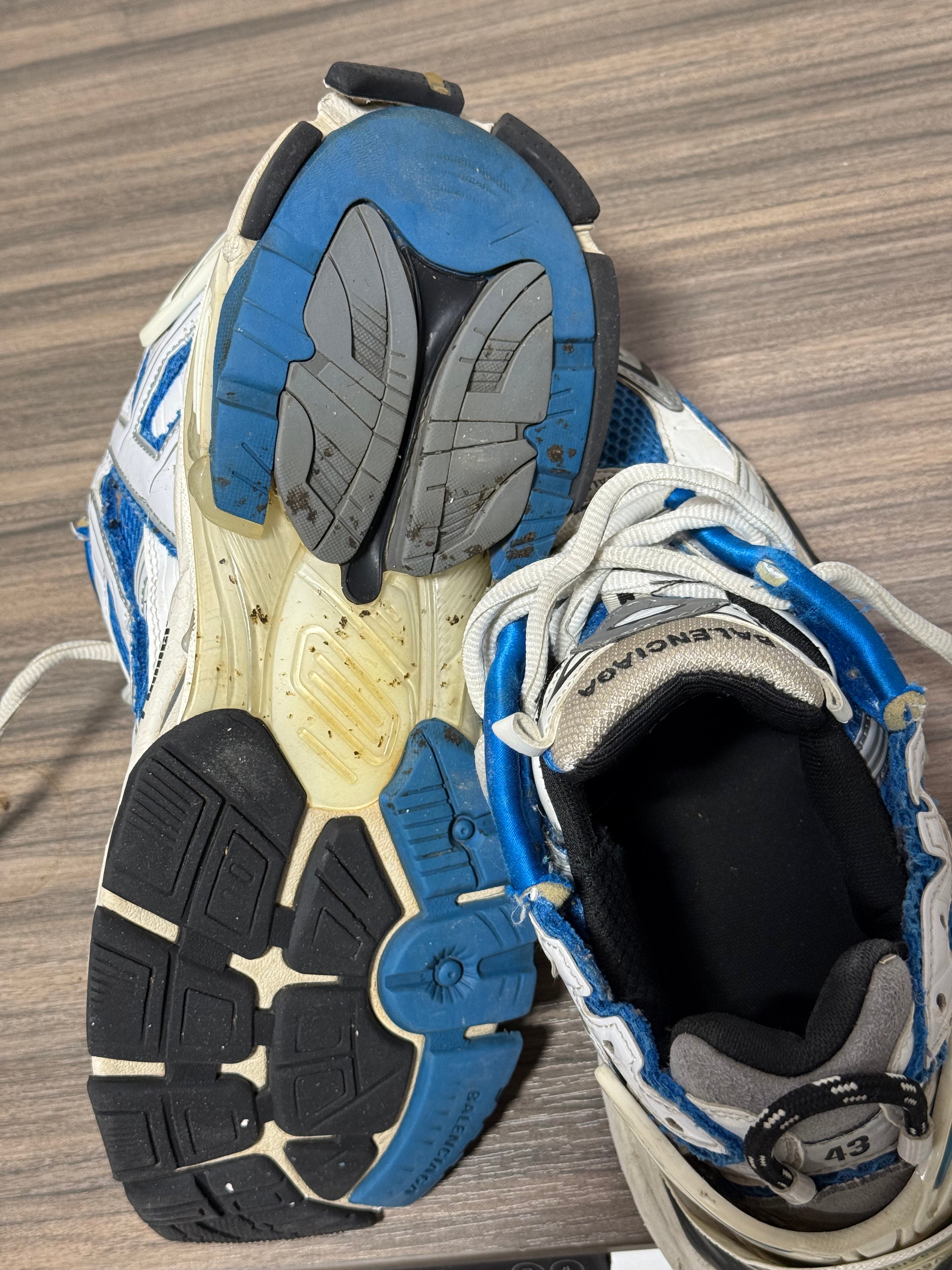 Balenciaga Runner Sneaker Sz 43 No Box