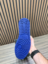 Load image into Gallery viewer, Jordan 1 Deep Royal Sz 11
