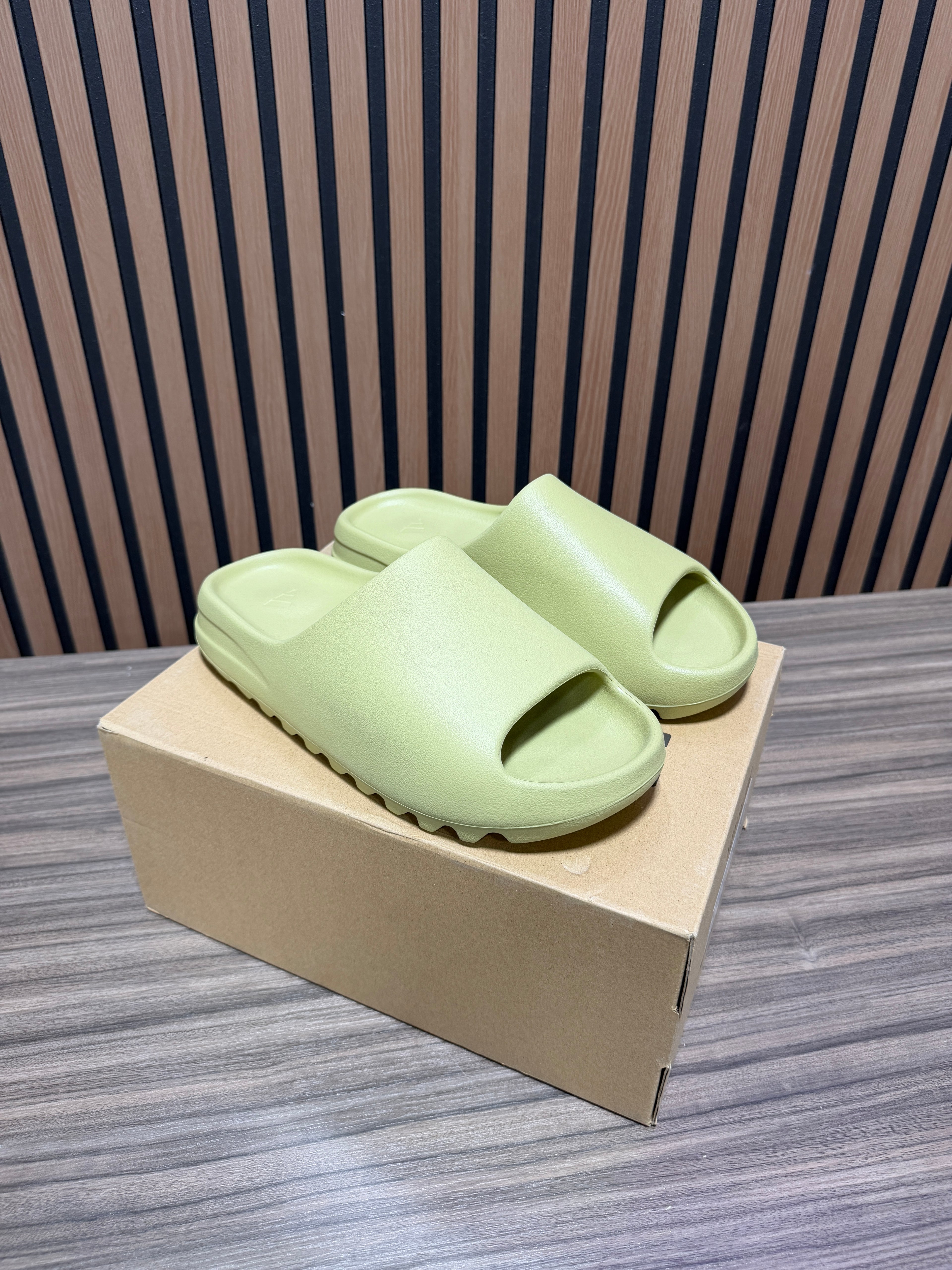 adidas Yeezy SlideResin (2022/2024) Sz 11