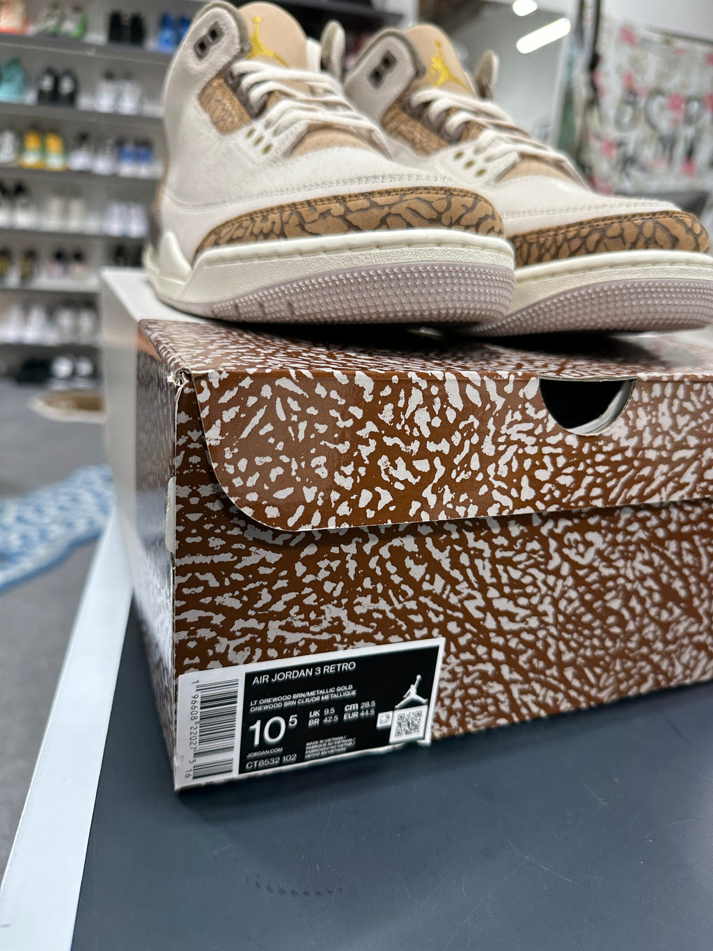 Jordan 3 Retro Palomino Sz 10.5